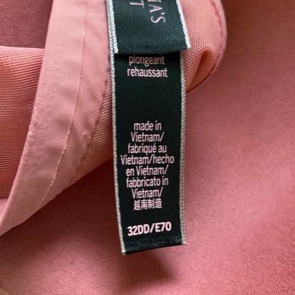 Victoria’s Secret VERY SEXY Love Push-up Bra - Picture 3 of 3